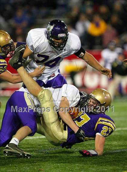 Thumbnail 3 in Islip vs. Sayville (Suffolk County D3 Final) photogallery.