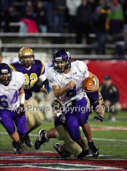 Thumbnail 1 in Islip vs. Sayville (Suffolk County D3 Final) photogallery.