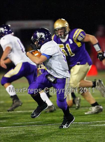 Thumbnail 3 in Islip vs. Sayville (Suffolk County D3 Final) photogallery.