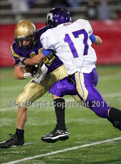 Thumbnail 3 in Islip vs. Sayville (Suffolk County D3 Final) photogallery.