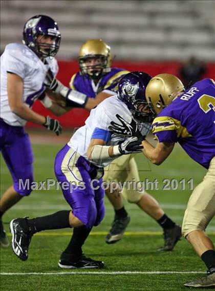 Thumbnail 3 in Islip vs. Sayville (Suffolk County D3 Final) photogallery.