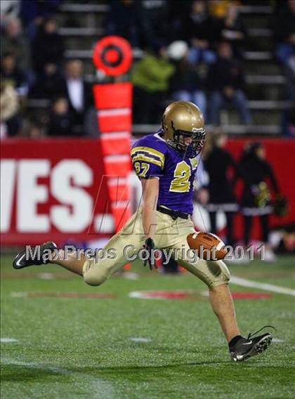 Thumbnail 2 in Islip vs. Sayville (Suffolk County D3 Final) photogallery.