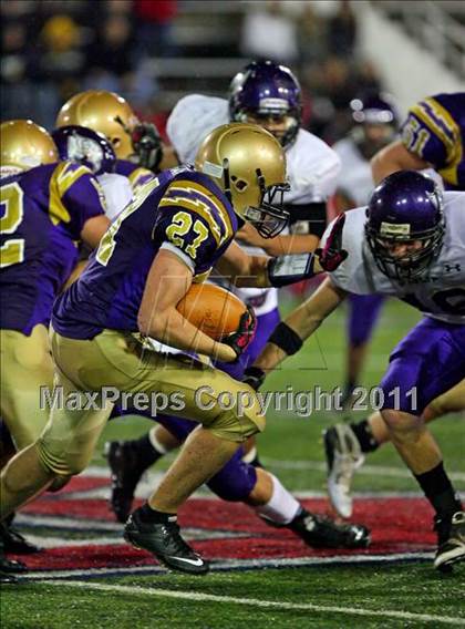 Thumbnail 2 in Islip vs. Sayville (Suffolk County D3 Final) photogallery.
