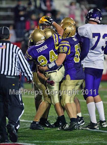 Thumbnail 1 in Islip vs. Sayville (Suffolk County D3 Final) photogallery.
