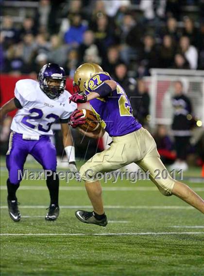 Thumbnail 2 in Islip vs. Sayville (Suffolk County D3 Final) photogallery.