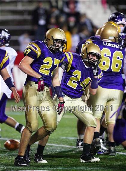 Thumbnail 3 in Islip vs. Sayville (Suffolk County D3 Final) photogallery.