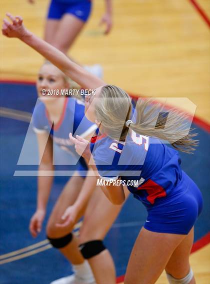 Thumbnail 2 in Blair Oaks vs California (MSHSAA D3 Semifinal) photogallery.