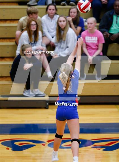 Thumbnail 1 in Blair Oaks vs California (MSHSAA D3 Semifinal) photogallery.