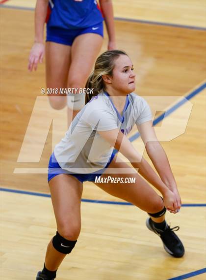 Thumbnail 3 in Blair Oaks vs California (MSHSAA D3 Semifinal) photogallery.