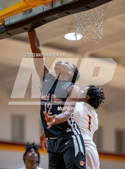 Thumbnail 3 in South View @ Douglas Byrd photogallery.
