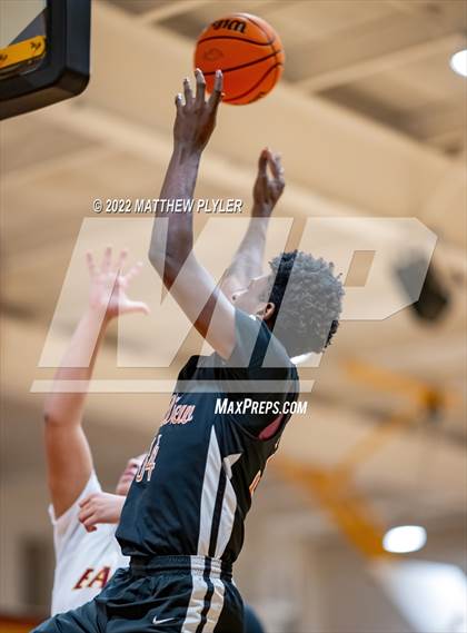 Thumbnail 1 in South View @ Douglas Byrd photogallery.