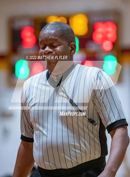 Thumbnail 3 in South View @ Douglas Byrd photogallery.