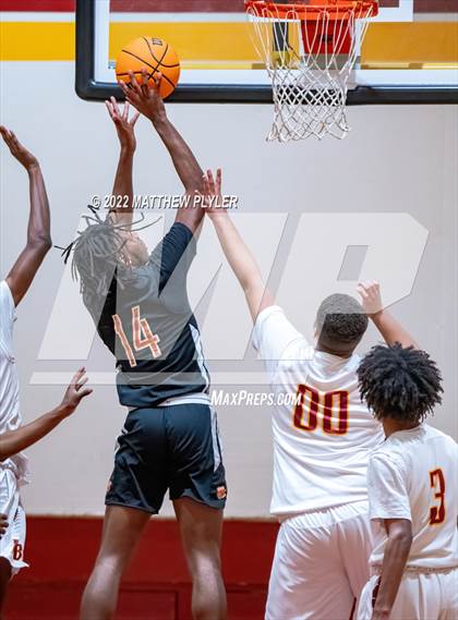 Thumbnail 3 in South View @ Douglas Byrd photogallery.