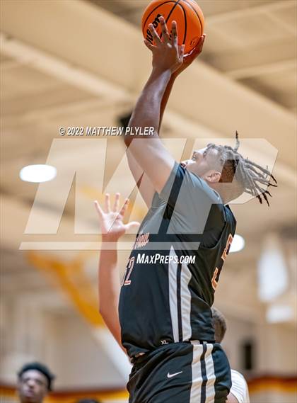 Thumbnail 1 in South View @ Douglas Byrd photogallery.