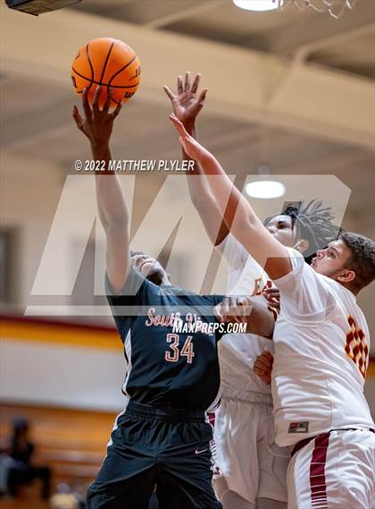 Thumbnail 3 in South View @ Douglas Byrd photogallery.