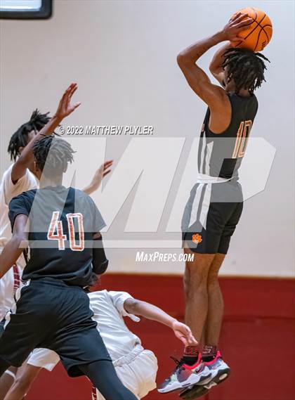 Thumbnail 3 in South View @ Douglas Byrd photogallery.