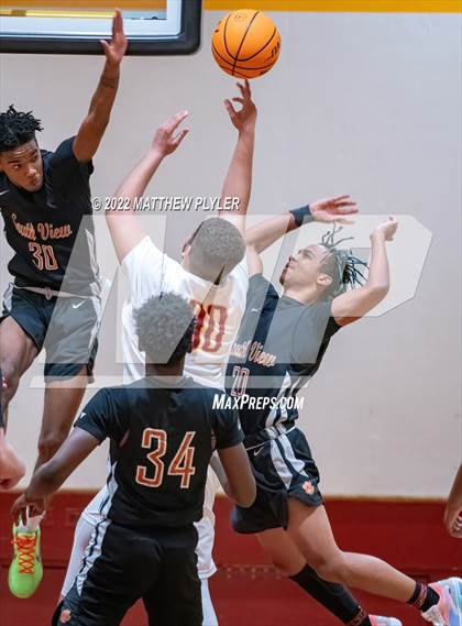 Thumbnail 3 in South View @ Douglas Byrd photogallery.