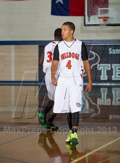Thumbnail 3 in La Porte vs. Klein Collins (McDonald's Texas Invitational) photogallery.