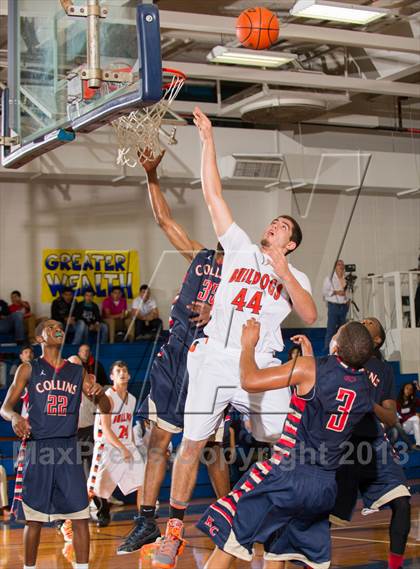 Thumbnail 3 in La Porte vs. Klein Collins (McDonald's Texas Invitational) photogallery.