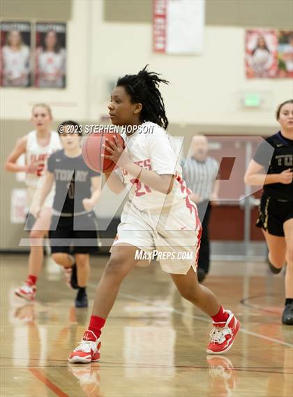 Thumbnail 1 in Tokay @ Lodi photogallery.