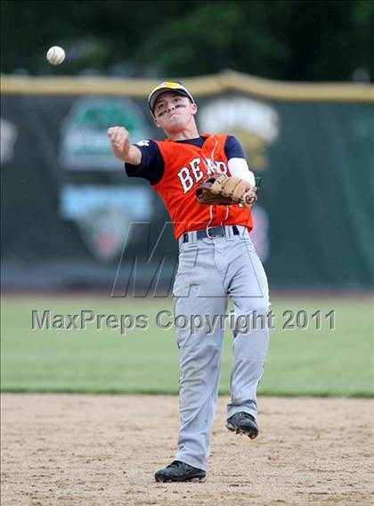 Thumbnail 3 in Briarcliff vs. Dunkirk (NYSPHSAA Class B Semifinal) photogallery.