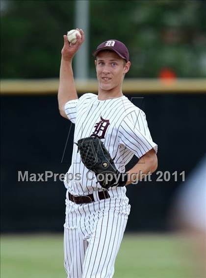 Thumbnail 2 in Briarcliff vs. Dunkirk (NYSPHSAA Class B Semifinal) photogallery.