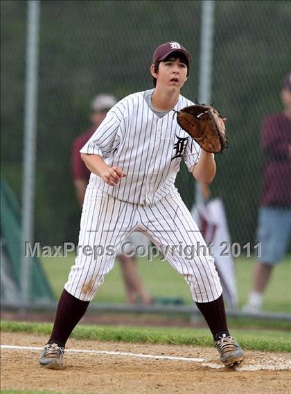 Thumbnail 1 in Briarcliff vs. Dunkirk (NYSPHSAA Class B Semifinal) photogallery.