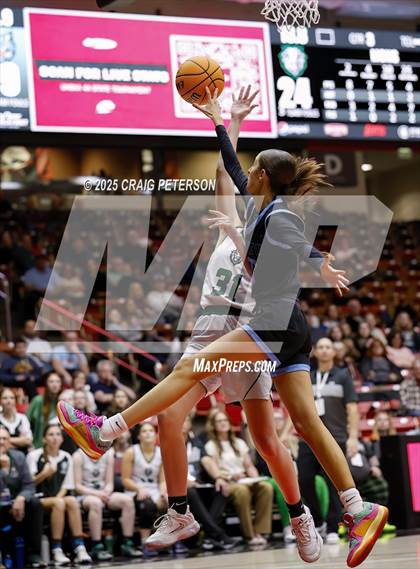 Thumbnail 1 in Payson vs. Sky View (UHSAA 4A Quarterfinal) photogallery.