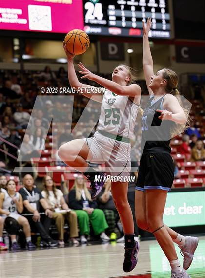 Thumbnail 2 in Payson vs. Sky View (UHSAA 4A Quarterfinal) photogallery.