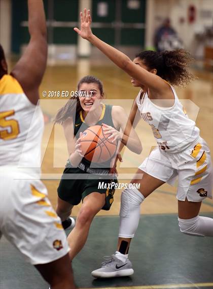 Thumbnail 1 in Clovis West vs. Bishop Manogue (Elite is Earned Showcase) photogallery.