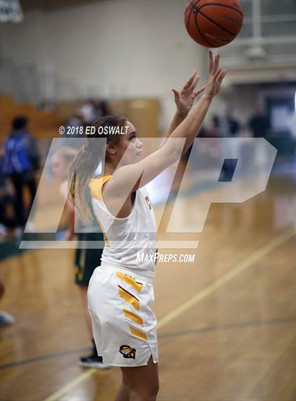Thumbnail 1 in Clovis West vs. Bishop Manogue (Elite is Earned Showcase) photogallery.