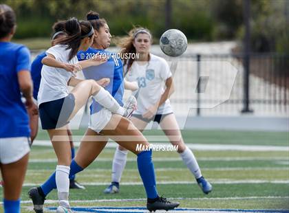 Thumbnail 1 in Crescenta Valley @ Alta Loma photogallery.