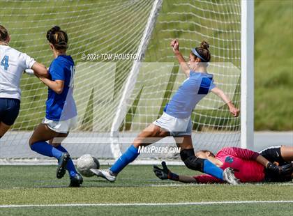 Thumbnail 1 in Crescenta Valley @ Alta Loma photogallery.