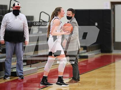 Thumbnail 3 in Hamilton Township vs. Circleville photogallery.