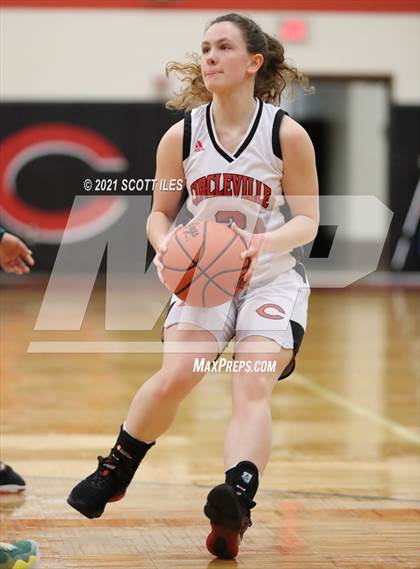 Thumbnail 1 in Hamilton Township vs. Circleville photogallery.