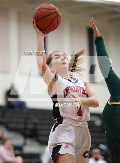 Thumbnail 3 in Hamilton Township vs. Circleville photogallery.