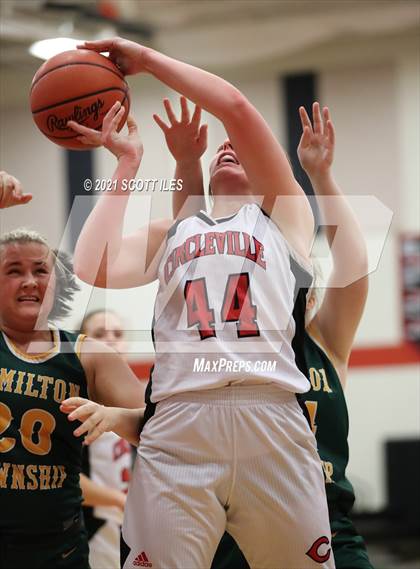 Thumbnail 2 in Hamilton Township vs. Circleville photogallery.