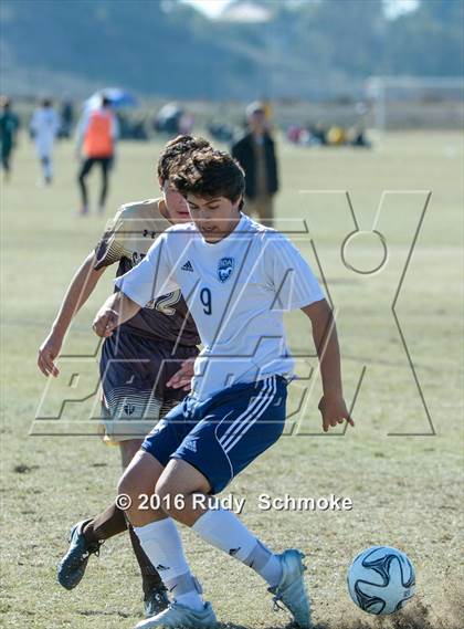 Thumbnail 2 in San Dieguito Academy vs Saint Francis photogallery.