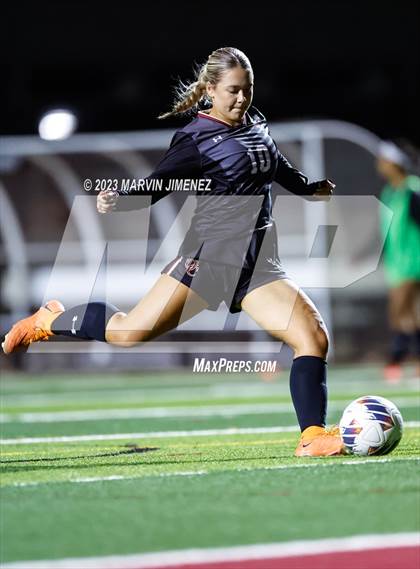 Thumbnail 2 in Oaks Christian vs Royal photogallery.