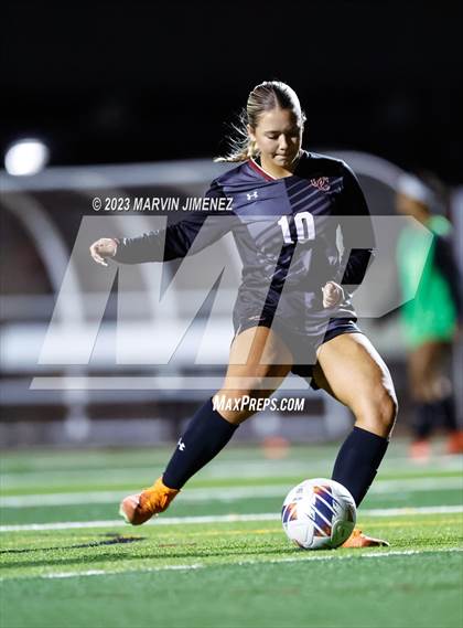 Thumbnail 3 in Oaks Christian vs Royal photogallery.