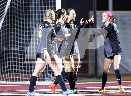 Thumbnail 3 in Oaks Christian vs Royal photogallery.