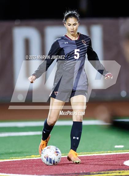 Thumbnail 1 in Oaks Christian vs Royal photogallery.