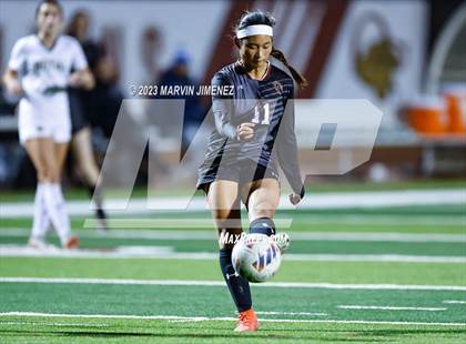Thumbnail 3 in Oaks Christian vs Royal photogallery.