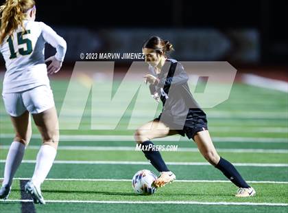 Thumbnail 2 in Oaks Christian vs Royal photogallery.