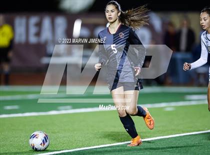 Thumbnail 2 in Oaks Christian vs Royal photogallery.