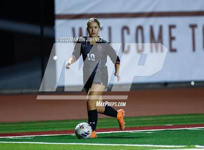 Thumbnail 1 in Oaks Christian vs Royal photogallery.