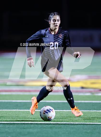Thumbnail 3 in Oaks Christian vs Royal photogallery.