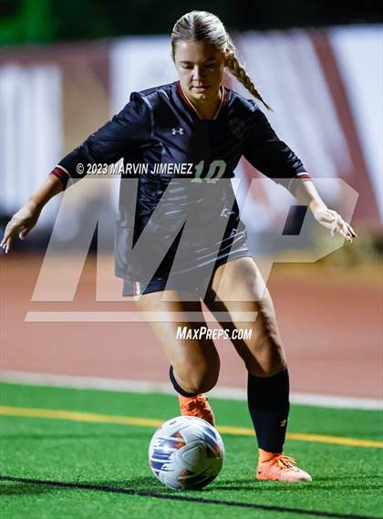 Thumbnail 3 in Oaks Christian vs Royal photogallery.