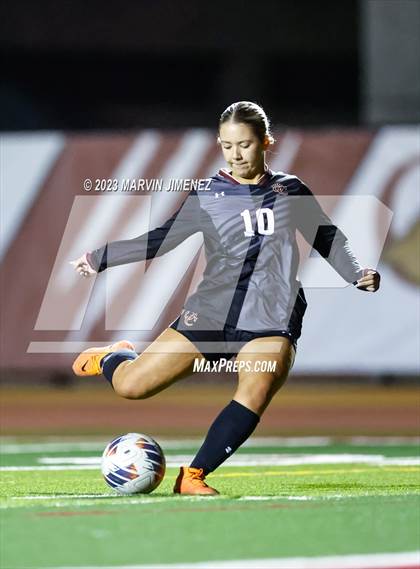 Thumbnail 2 in Oaks Christian vs Royal photogallery.