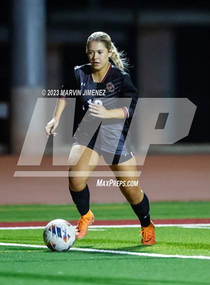 Thumbnail 2 in Oaks Christian vs Royal photogallery.